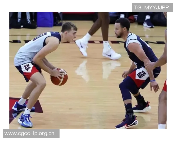 菜鸟弗拉格表现出色砍下22分榜眼哈珀贡献全面数据瀚森短暂出场仅得2分